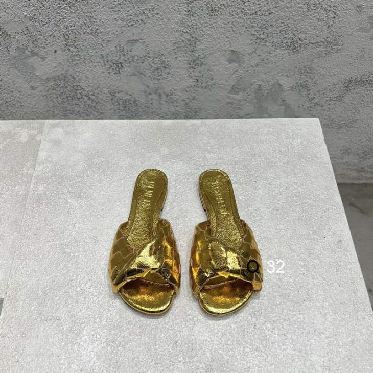 Picture of Bottega Slippers _SKUBVsz35-40YY03013335